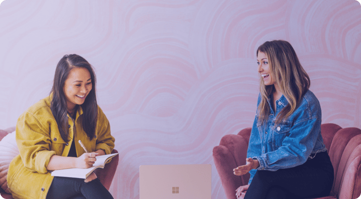 women working together 